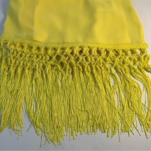 Skye’s the limit double layered sleeveless fringed tank size Large - Picture 3 of 6